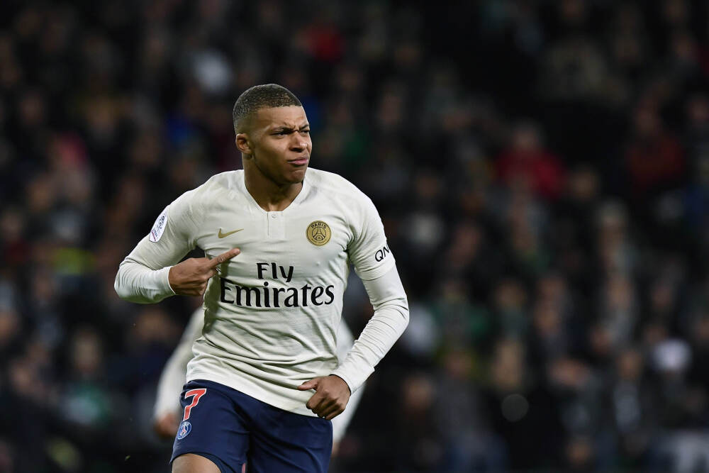 博纳影业：未参与投资《女足》与《镖人》